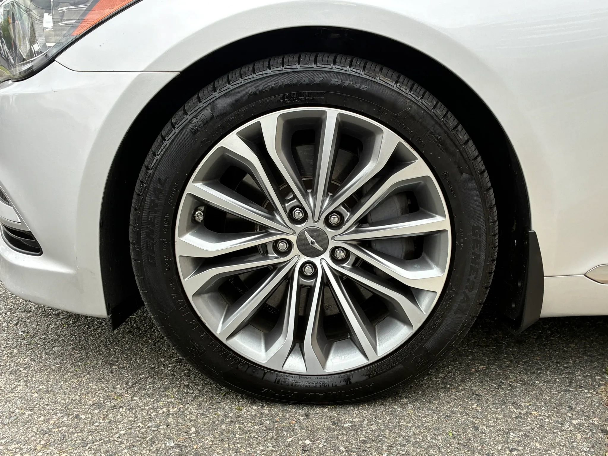 Used 2017 Genesis G80 3.8 AWD/4WD image 32