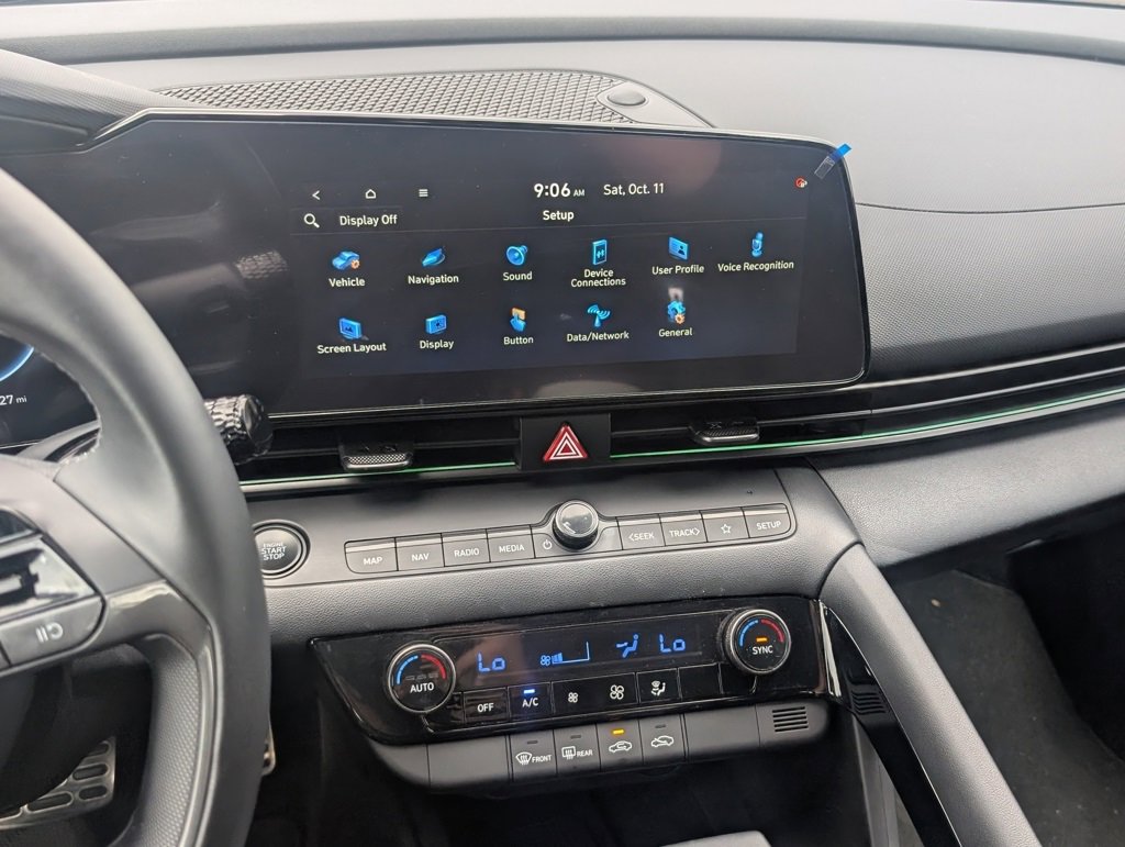 Used 2025 Hyundai Elantra SEL image 17