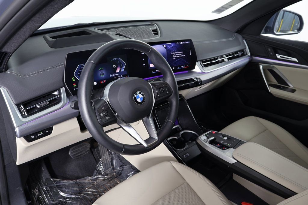 Certified 2025 BMW X2 xDrive28i w/ Technology Package image 7