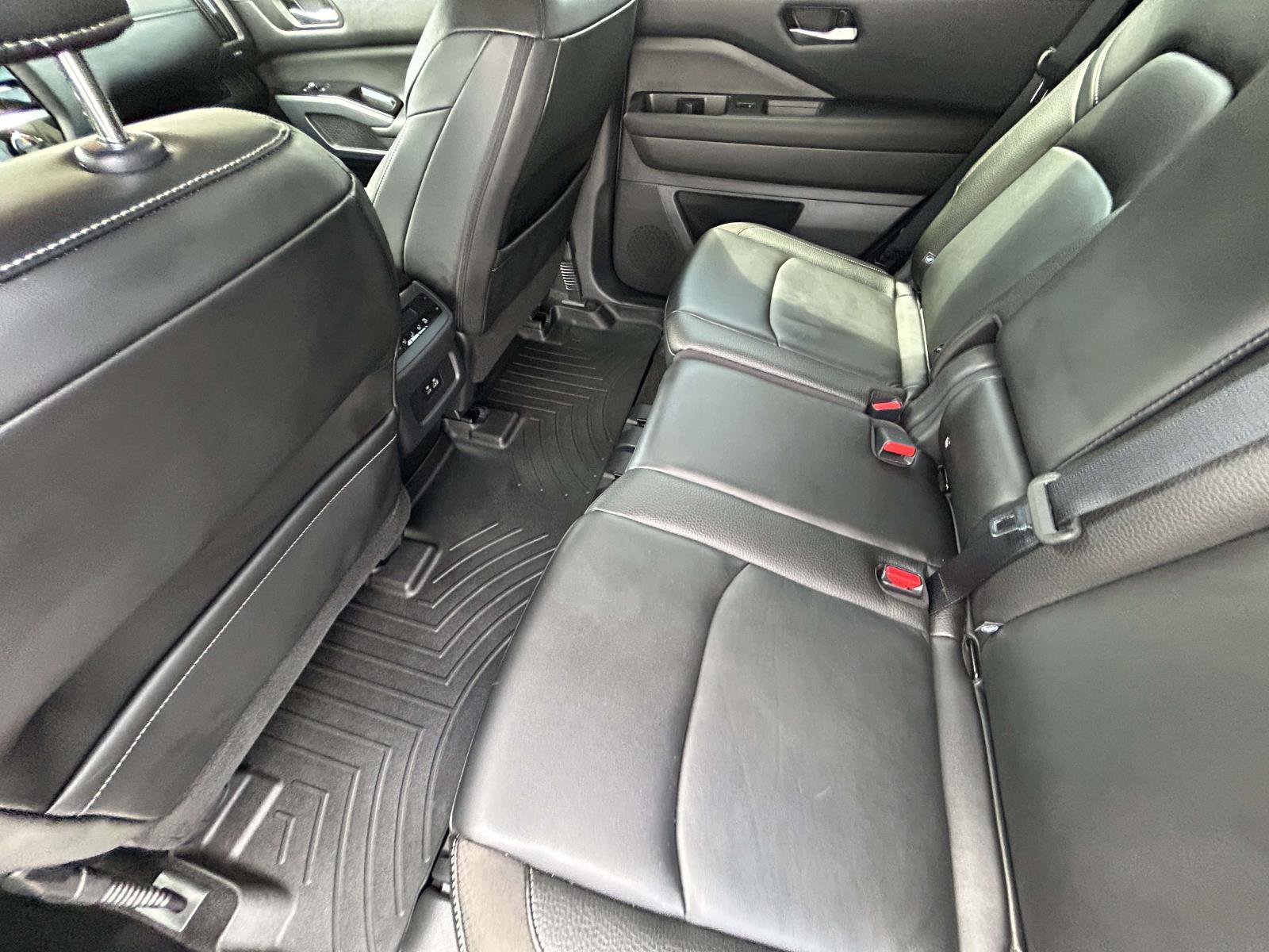 Used 2024 Nissan Pathfinder SL AWD/4WD image 11