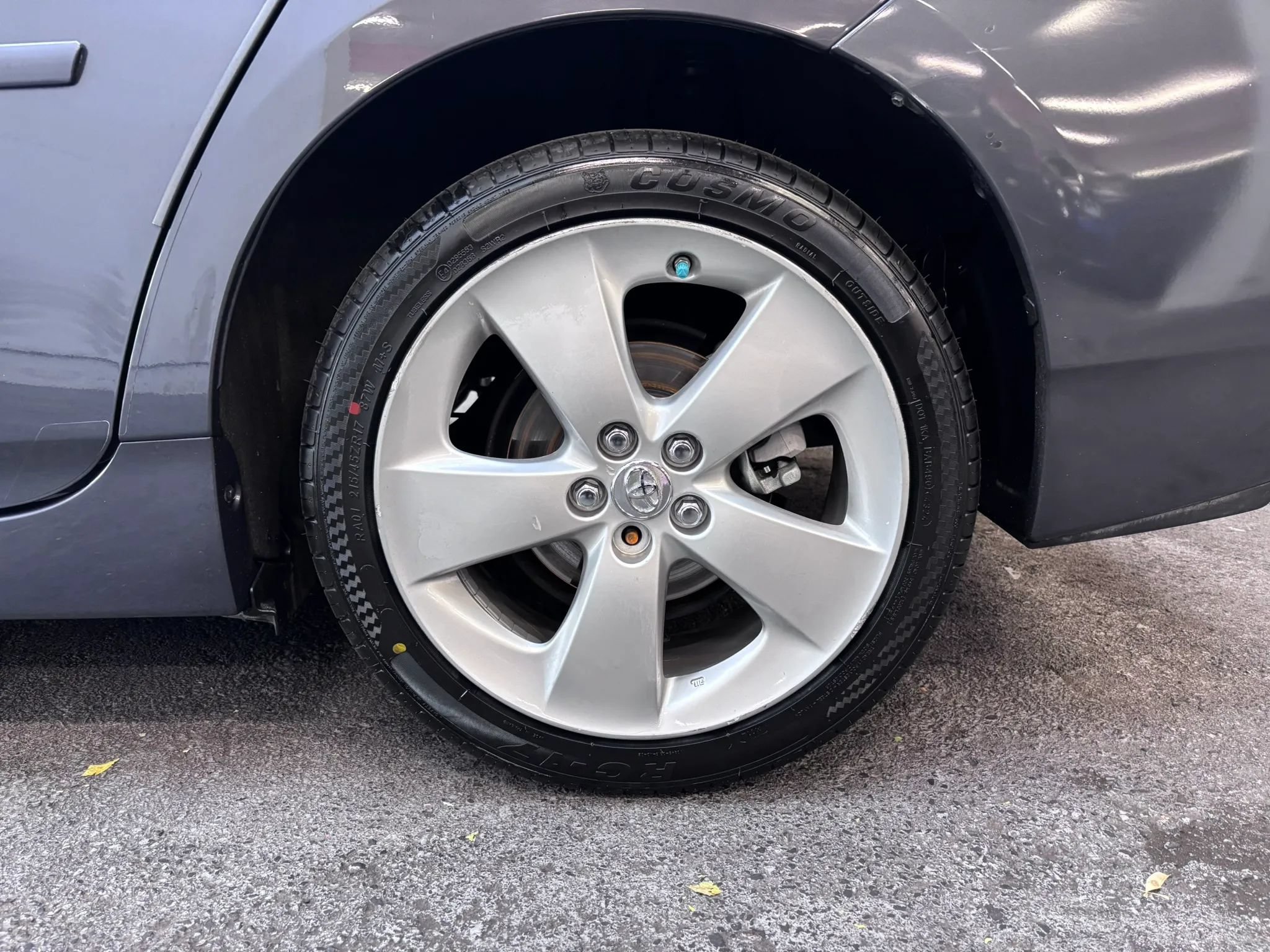Used 2012 Toyota Prius Five FWD image 6