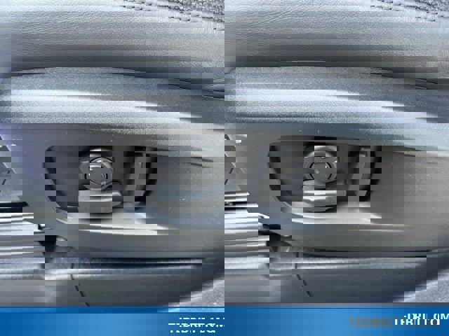 Used 2024 Land Rover Defender 90 V8 image 37