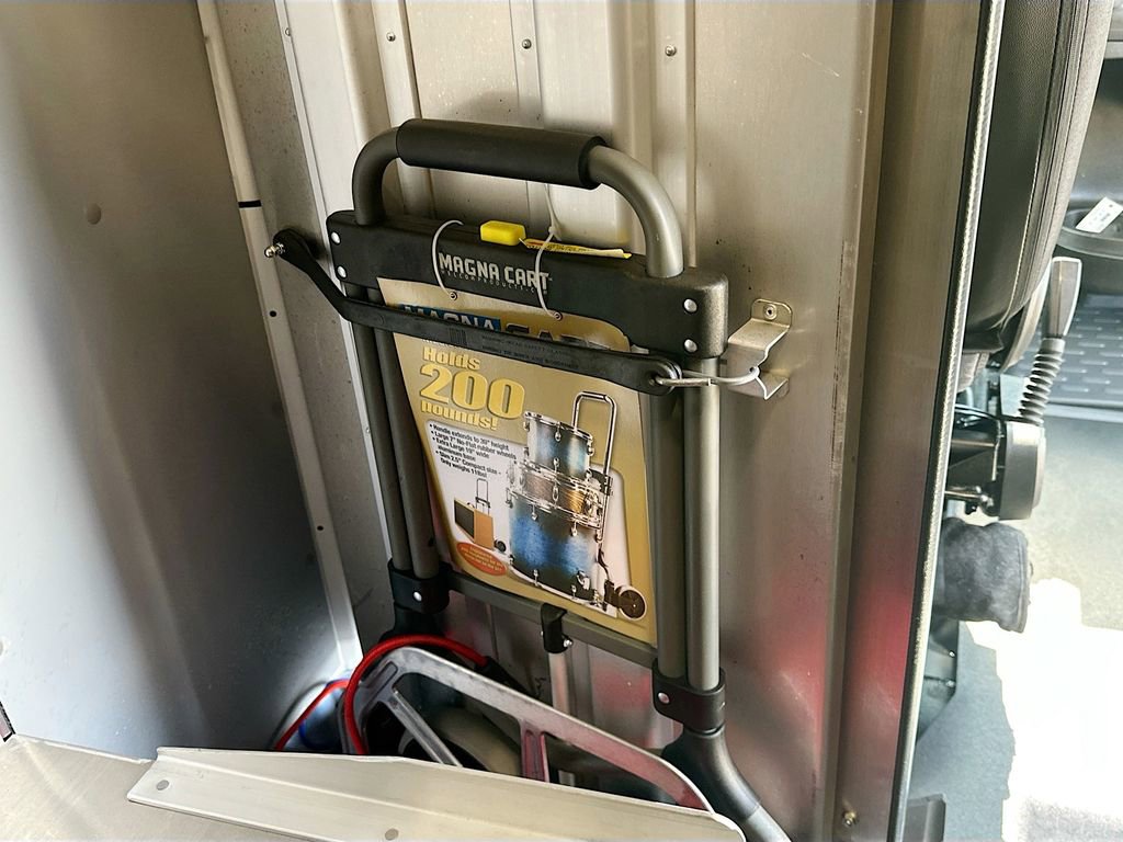 Used 2024 RAM ProMaster 3500 w/ Delivery Van Package image 23