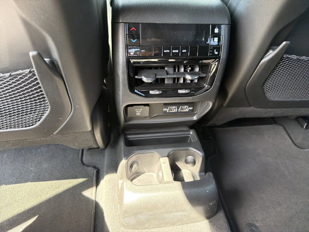 Used 2024 Jeep Grand Cherokee L Limited AWD/4WD image 14