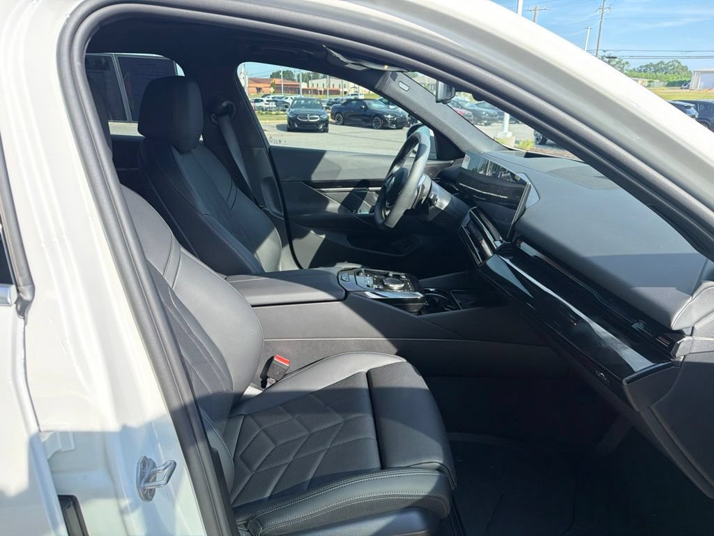 Used 2026 BMW 530i w/ Premium Package RWD image 26