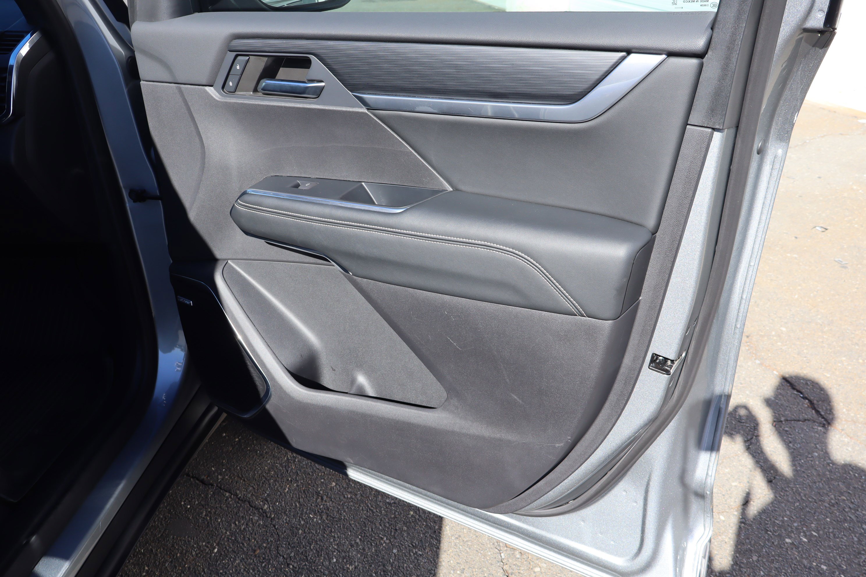 Used 2024 GMC Acadia Elevation w/ Black Edition image 37