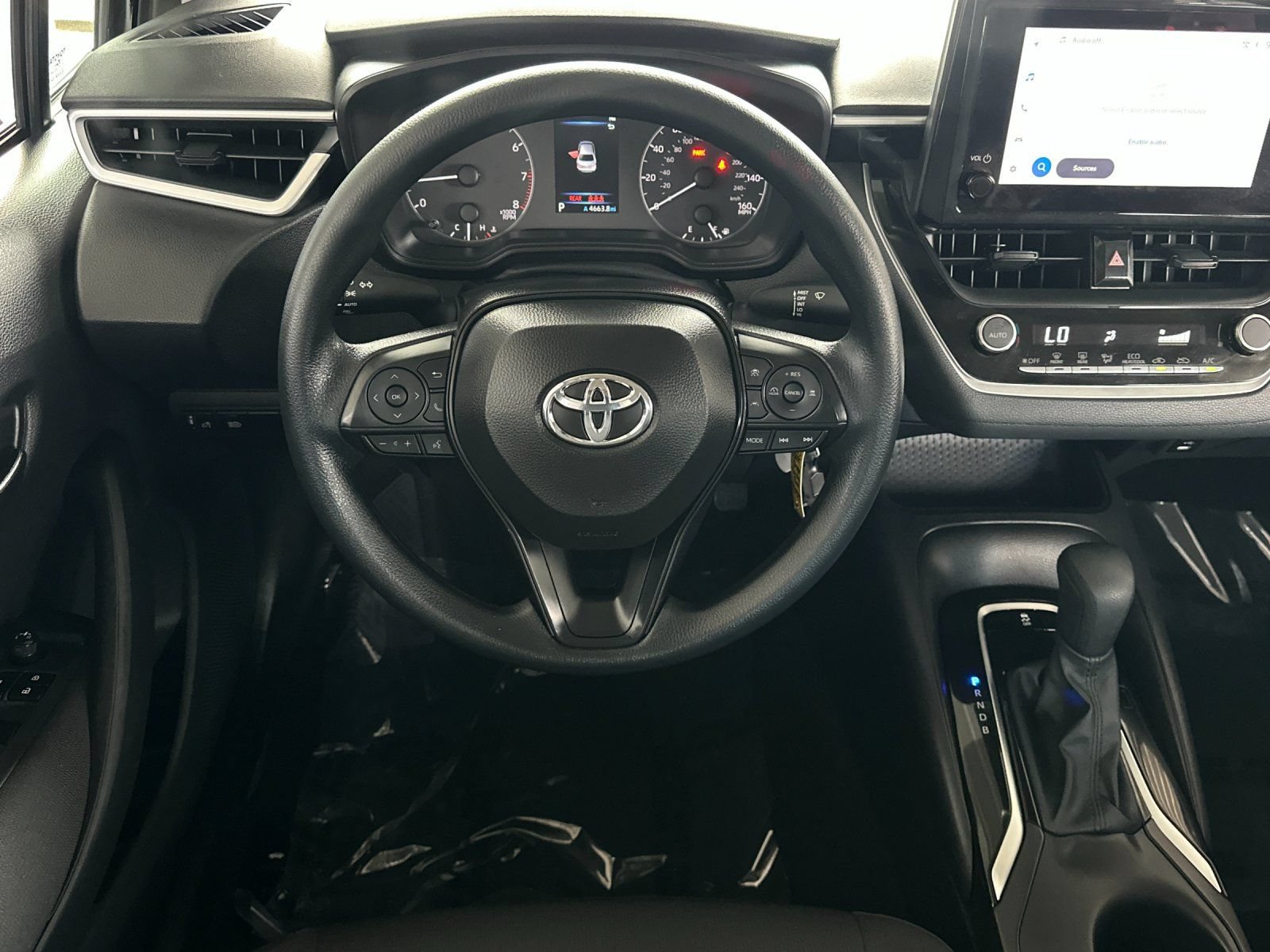 Used 2025 Toyota Corolla LE FWD image 13