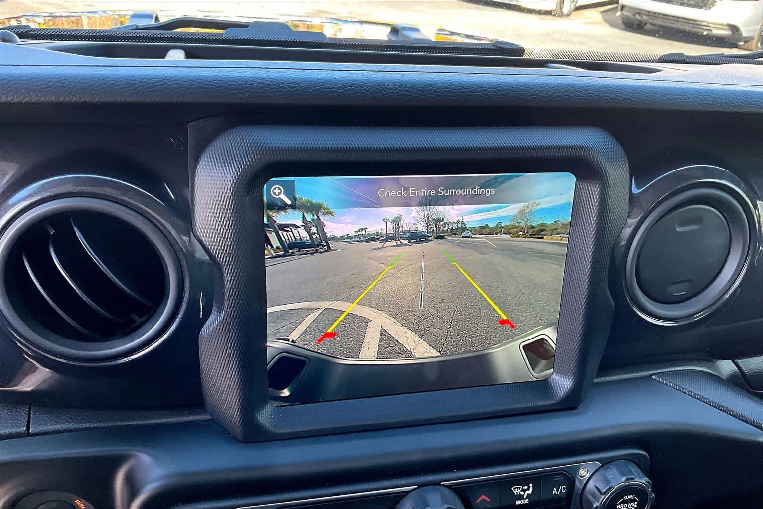Used 2022 Jeep Gladiator Sport image 25