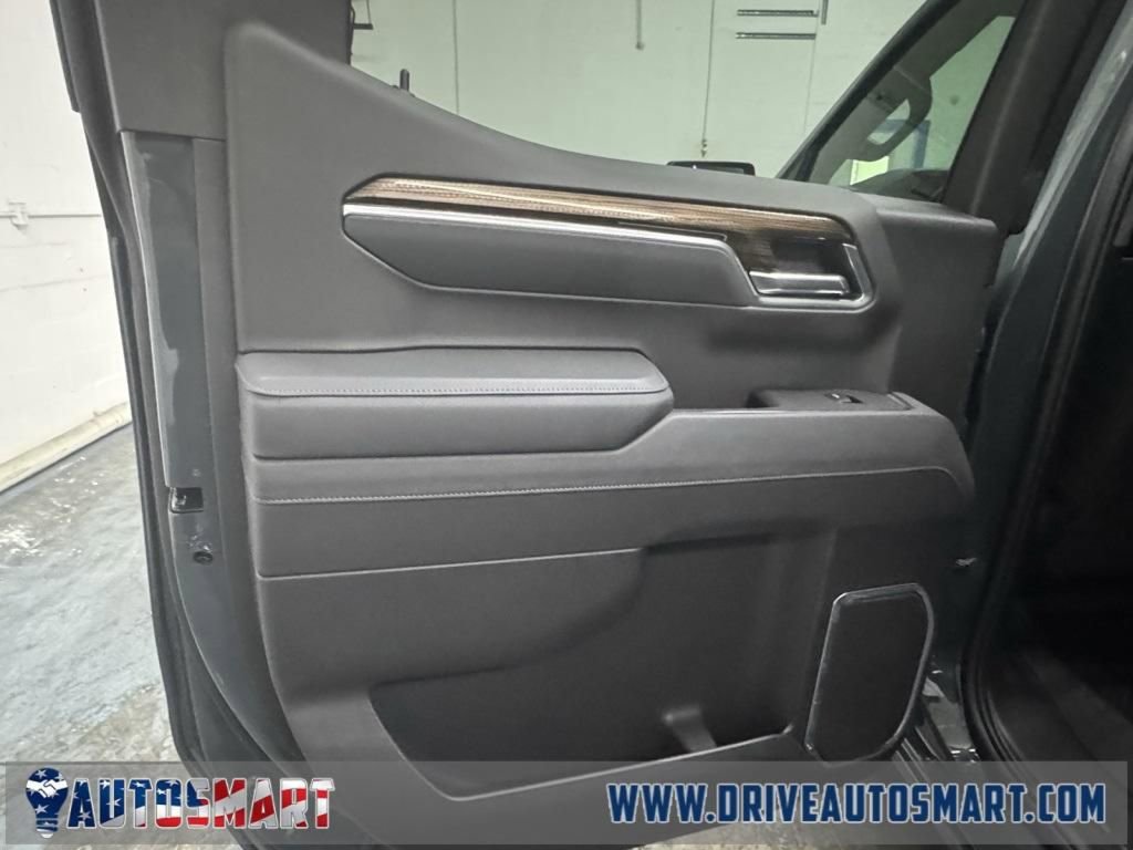 Used 2025 Chevrolet Silverado 1500 LT image 18