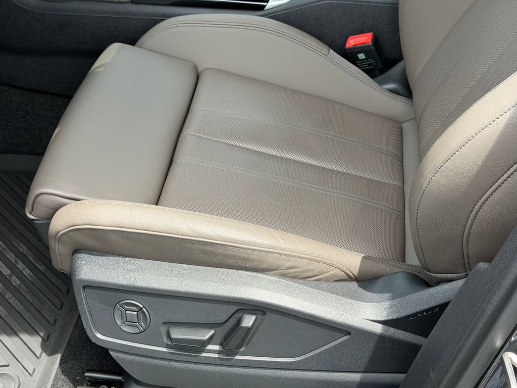 Certified 2025 Audi Q5 Prestige AWD/4WD image 27