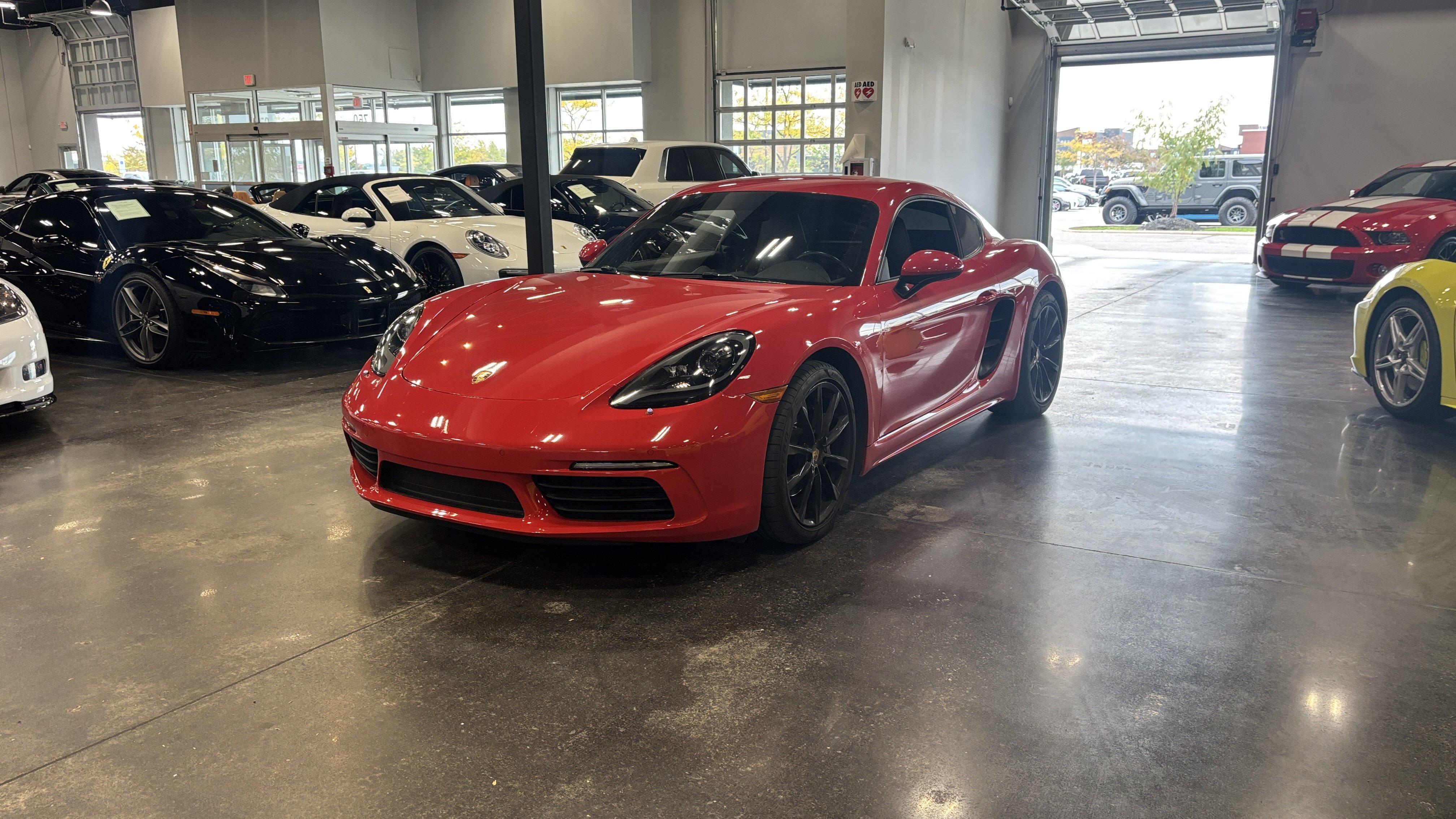 Used 2018 Porsche 718 Cayman RWD image 3