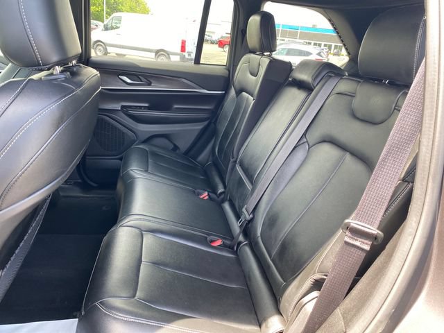 Used 2024 Jeep Grand Cherokee Limited AWD/4WD image 19