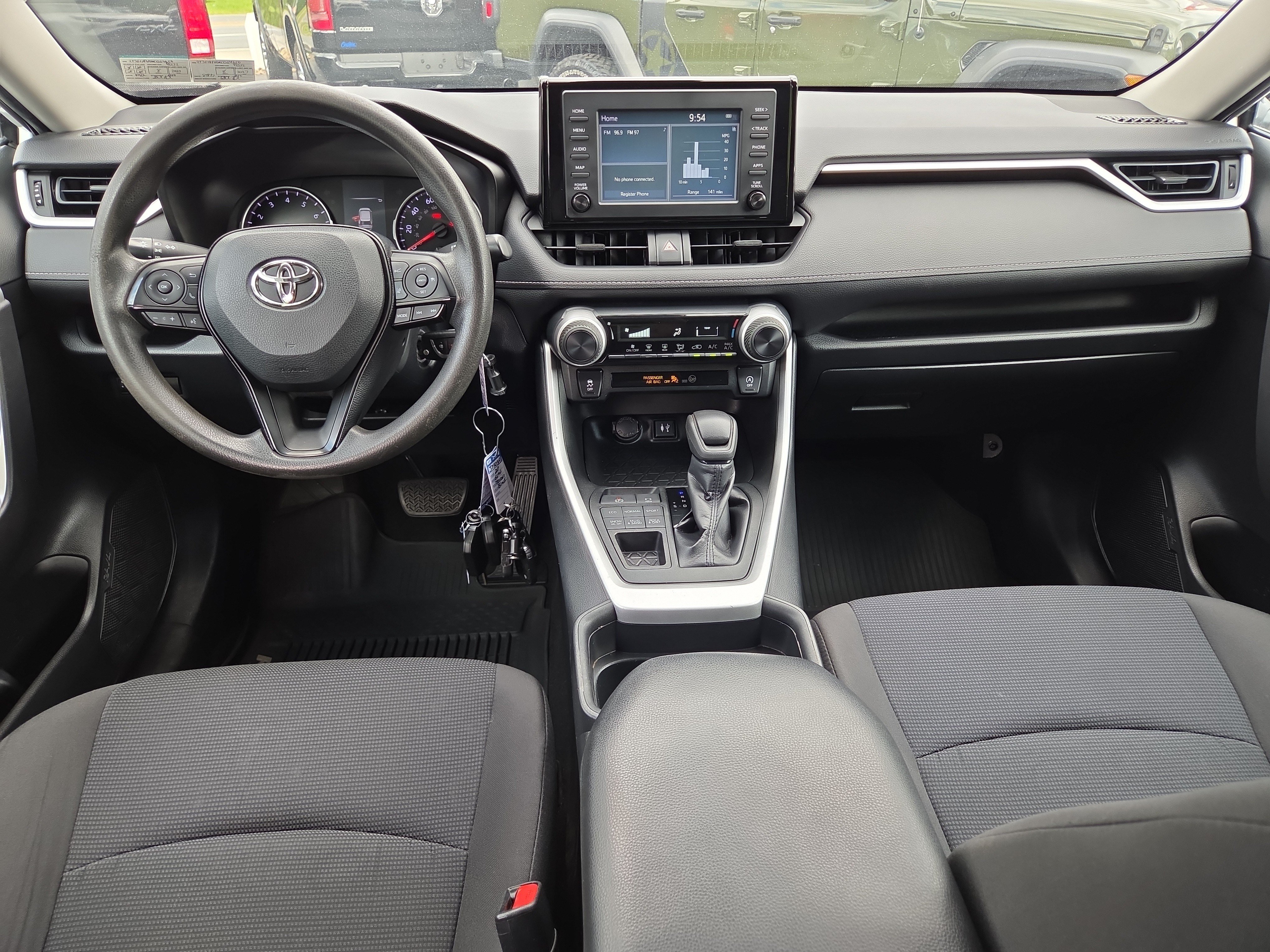 Used 2019 Toyota RAV4 LE AWD/4WD image 24