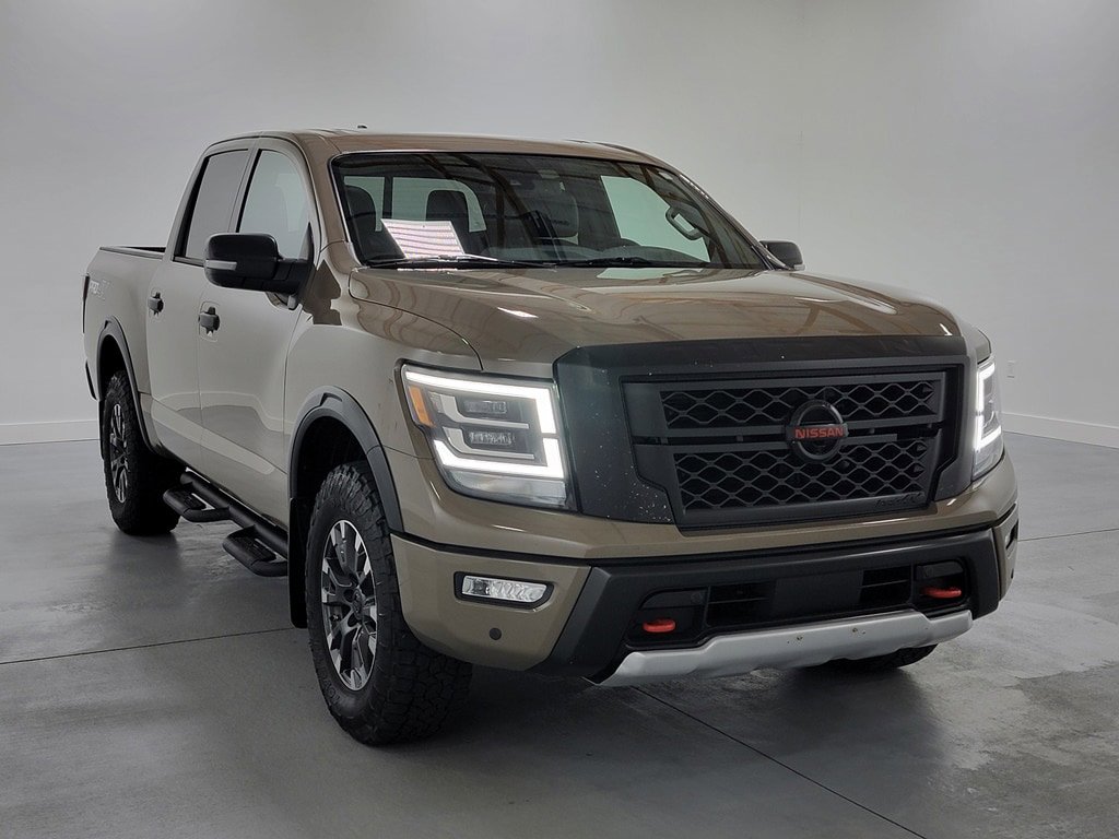 Used 2022 Nissan Titan PRO-4X w/ Pro-4x Convenience Package AWD/4WD image 2