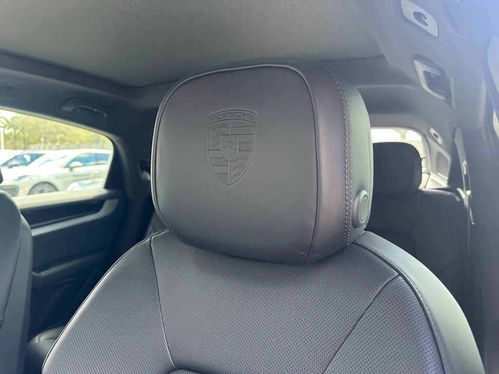Used 2026 Porsche Cayenne Coupe AWD/4WD image 24