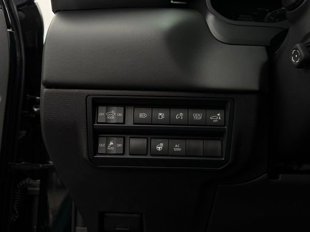 Used 2025 Toyota Tundra Platinum AWD/4WD image 18