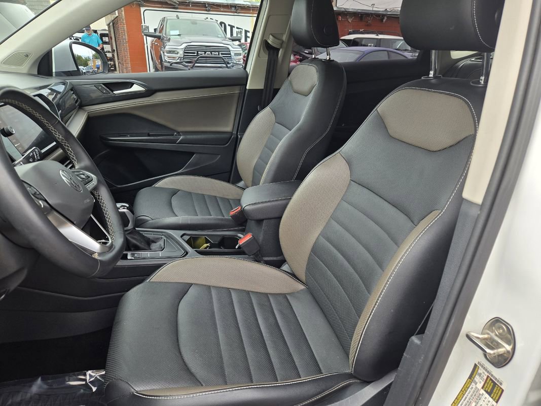 Used 2022 Volkswagen Taos SEL image 15