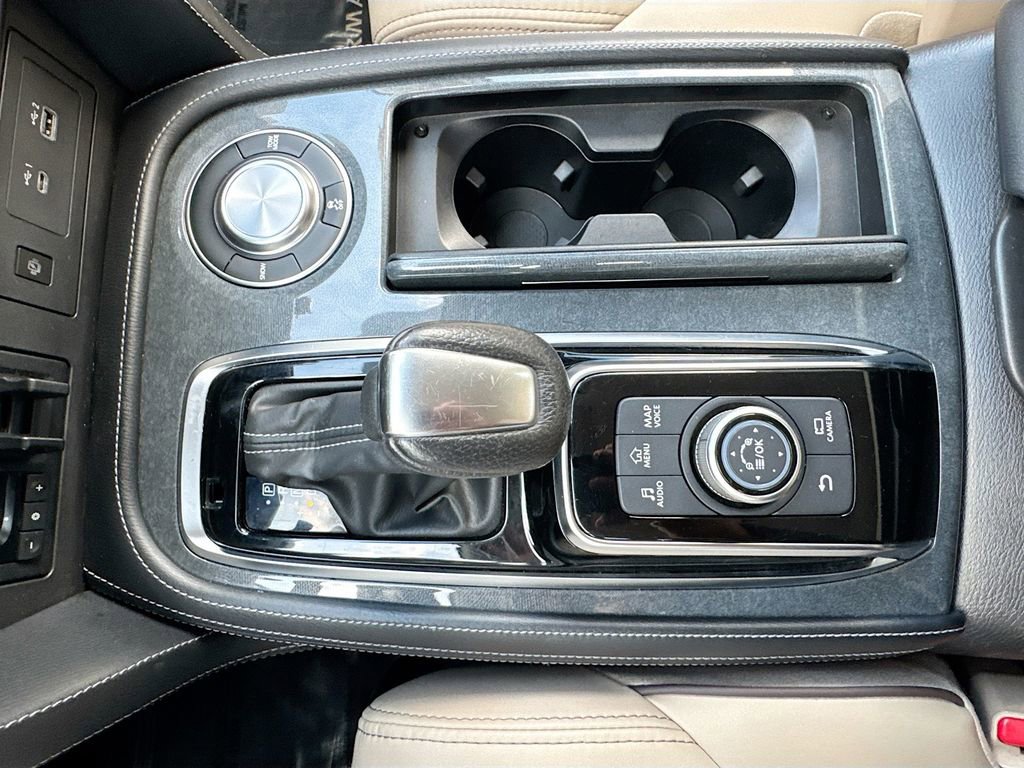 Used 2023 Nissan Armada SV RWD image 25