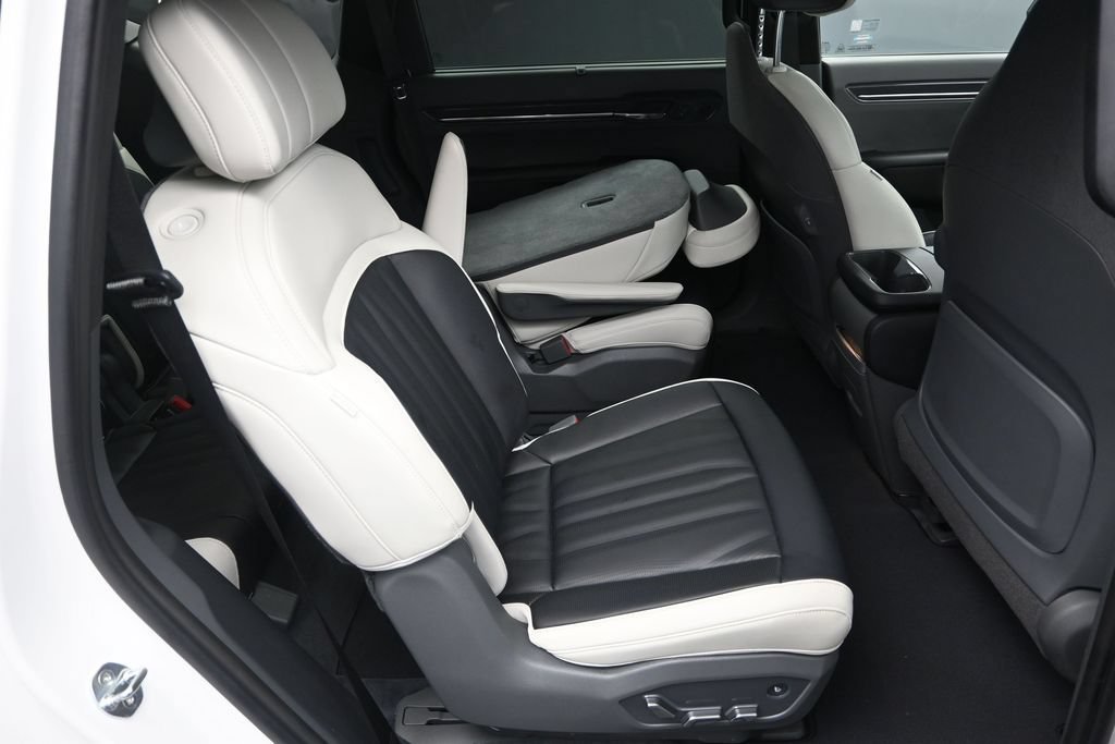 Certified 2024 Kia EV9 GT-Line AWD/4WD image 40