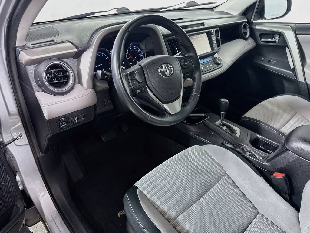Used 2016 Toyota RAV4 XLE w/ Convenience Package FWD image 10