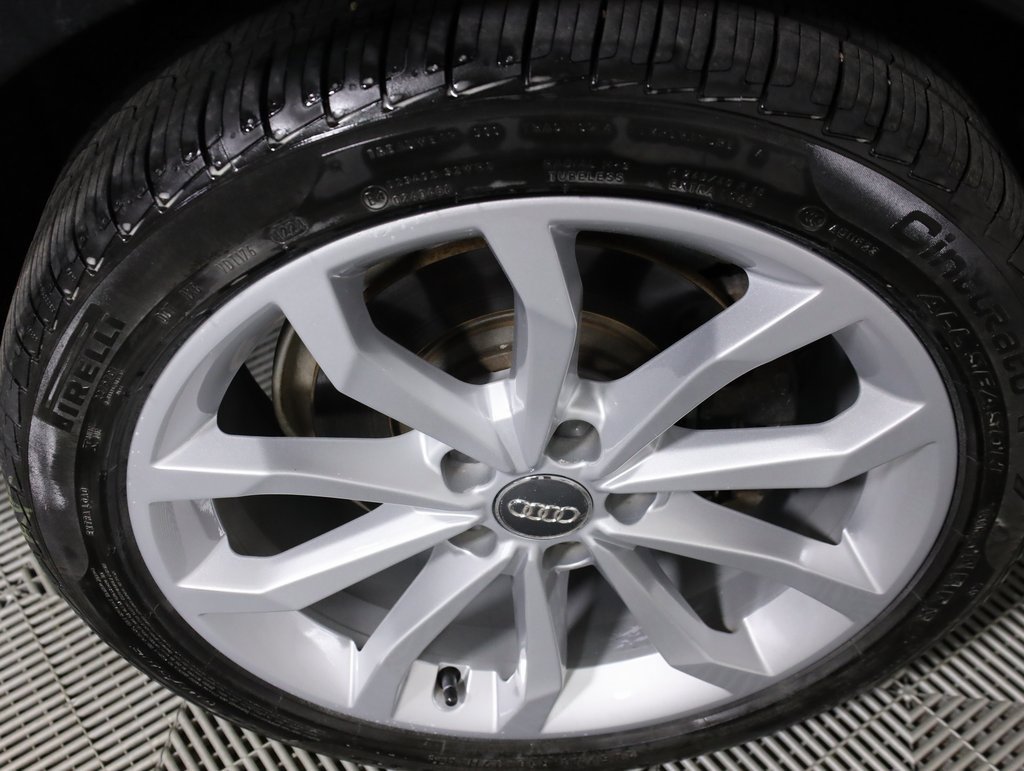 Used 2019 Audi A4 2.0T Premium w/ Convenience Package image 7