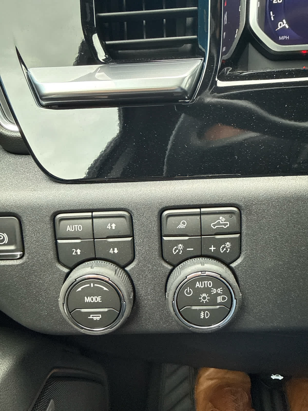 New 2026 Chevrolet Silverado 2500 LTZ w/ LTZ Plus Package AWD/4WD image 22