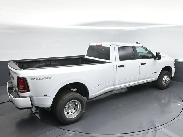 New 2026 RAM 3500 Big Horn AWD/4WD image 38