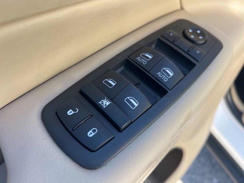 Used 2020 Jeep Grand Cherokee Limited w/ Premium Lighting Group image 12