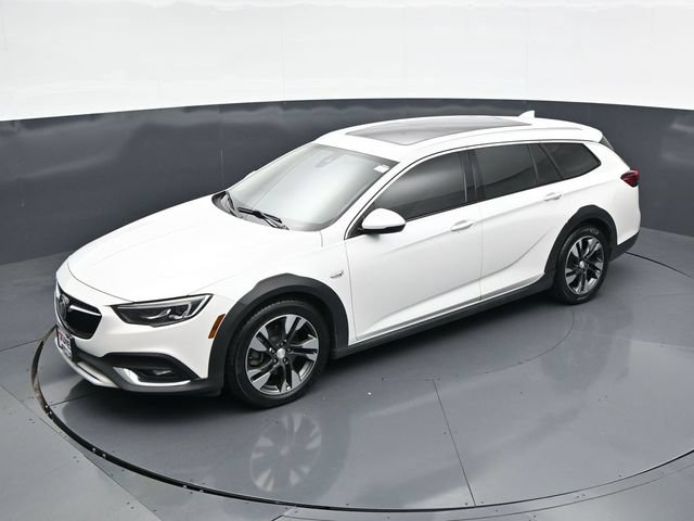 Used 2018 Buick Regal Essence w/ Driver Confidence Package #1 AWD/4WD image 41