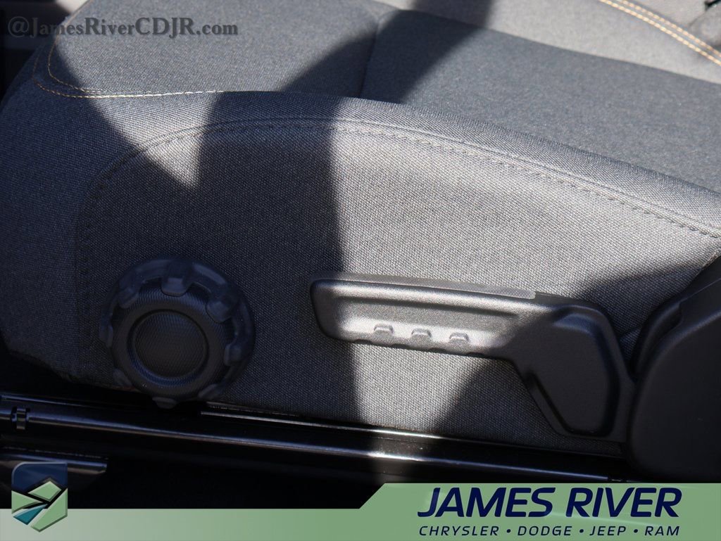 Used 2024 Jeep Wrangler Willys image 23