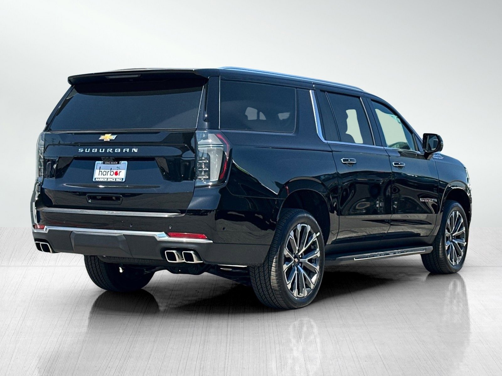 New 2025 Chevrolet Suburban High Country image 4