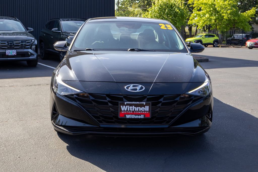 Certified 2023 Hyundai Elantra SEL w/ Preferred Accessory Package FWD image 4