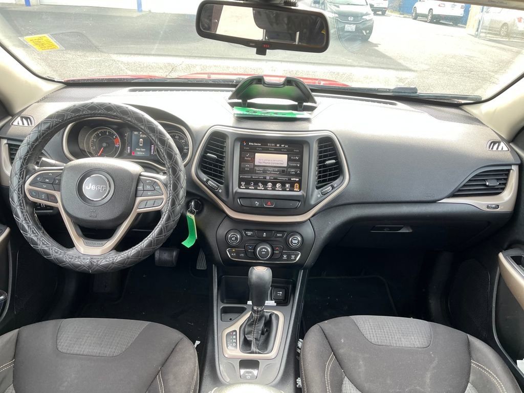 Used 2017 Jeep Cherokee Latitude w/ Safety/Convenience Group image 12