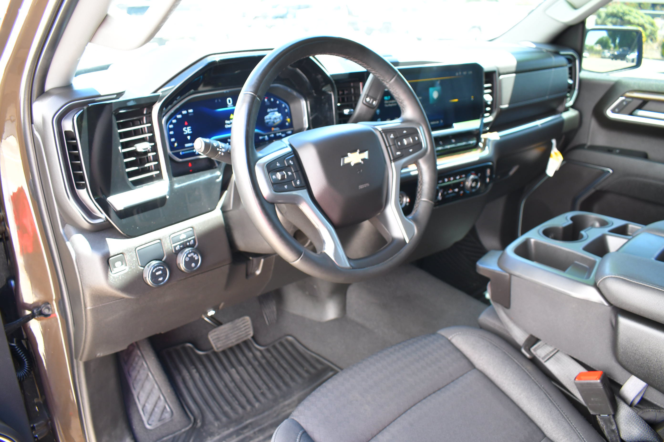 Used 2023 Chevrolet Silverado 1500 LT RWD image 13