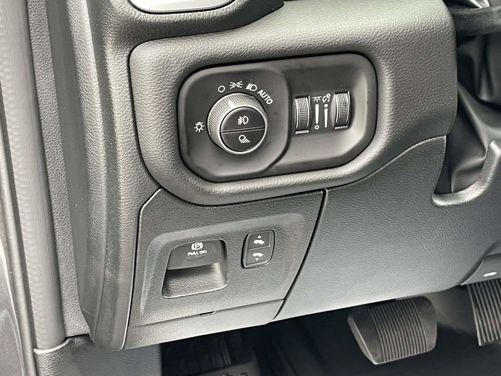 New 2026 RAM 1500 4x4 Crew Cab image 26