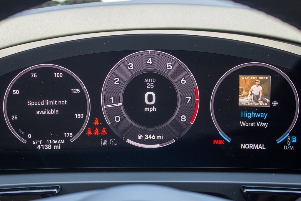 Used 2025 Porsche Cayenne w/ Premium Package Plus image 15