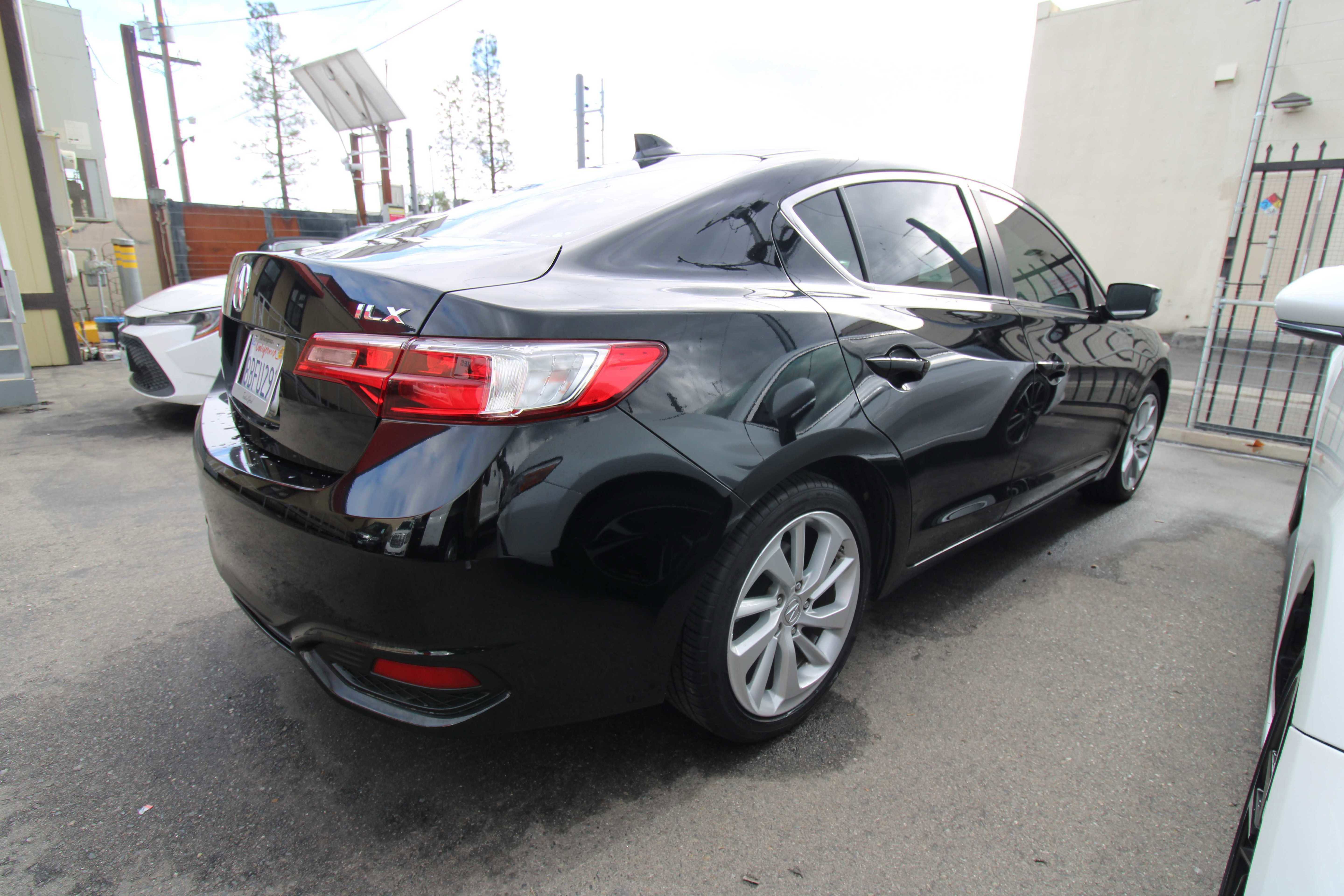 Used 2017 Acura ILX image 9