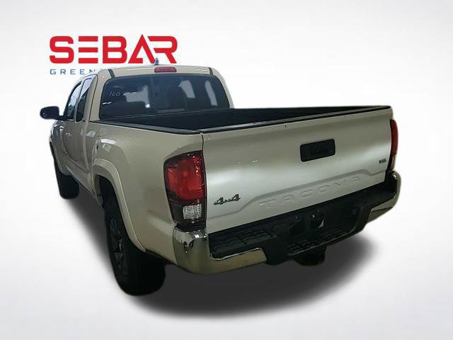 Used 2021 Toyota Tacoma SR5 AWD/4WD image 13