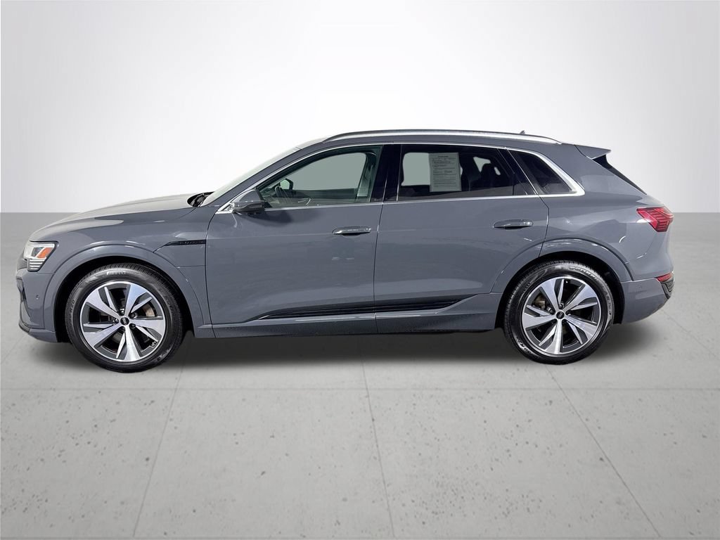 Used 2024 Audi Q8 e-tron Premium Plus AWD/4WD image 9