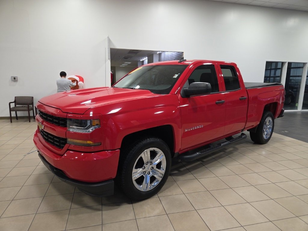 Used 2017 Chevrolet Silverado 1500 Custom w/ Custom Convenience Package image 3