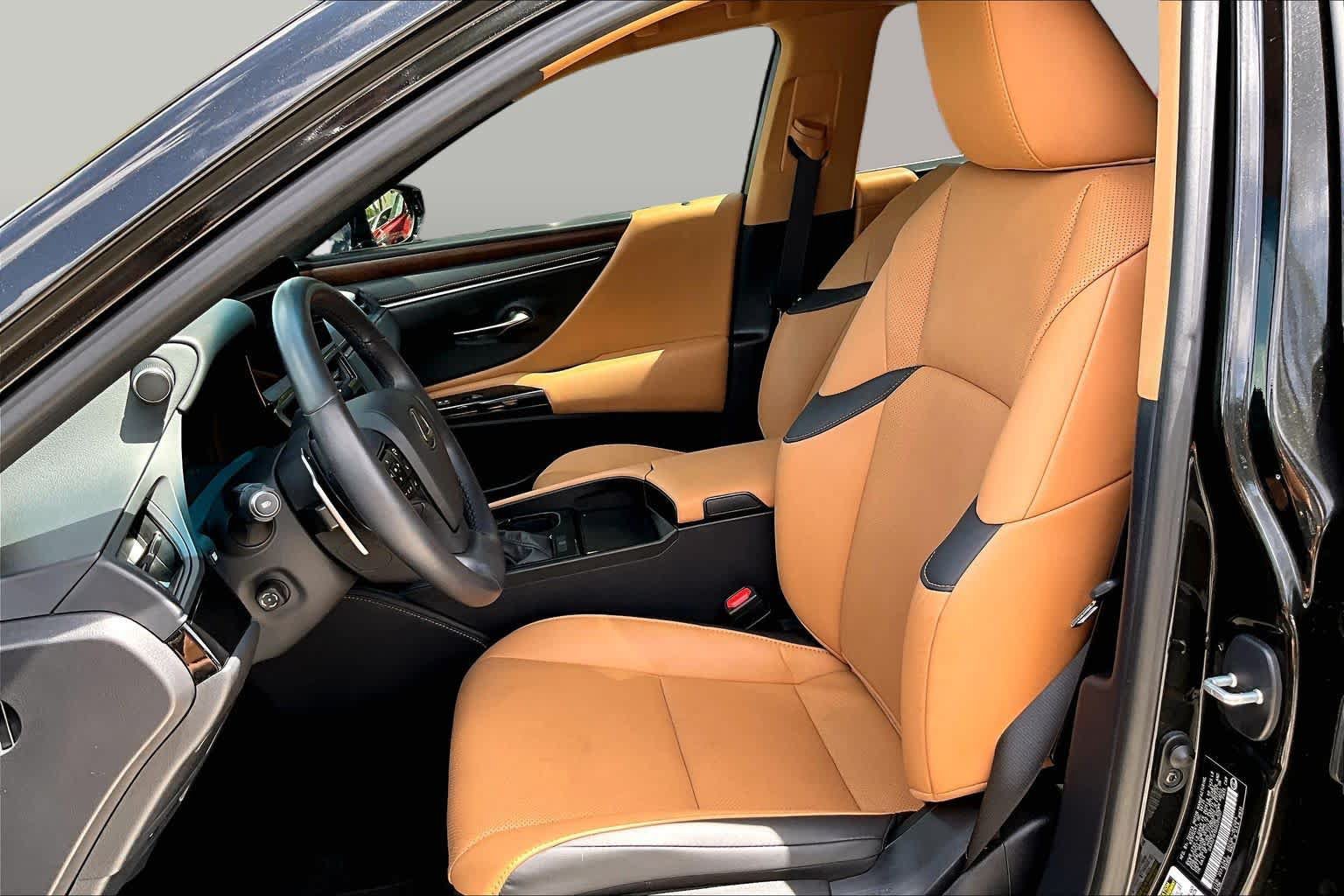 Used 2025 Lexus ES 350 w/ Premium Package FWD image 8