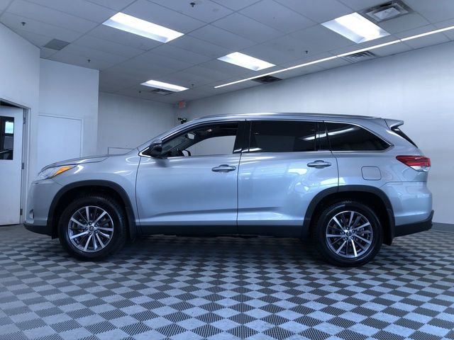 Used 2019 Toyota Highlander XLE AWD/4WD image 14