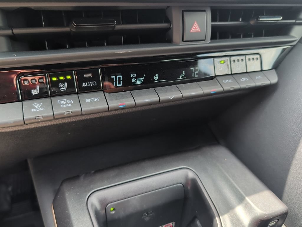 Used 2023 Toyota Crown AWD/4WD image 22