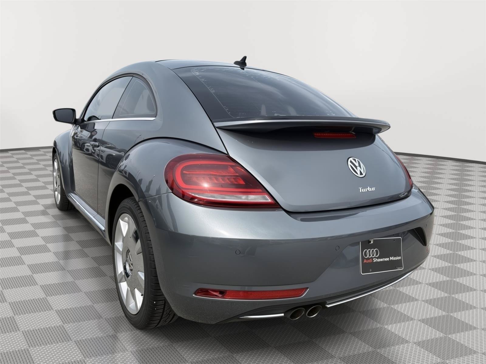 Used 2019 Volkswagen Beetle 2.0T SE w/ SE Premium Package FWD image 3