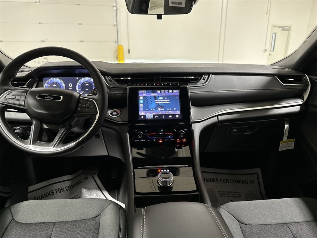 New 2025 Jeep Grand Cherokee L Laredo w/ Luxury Tech Group I image 10