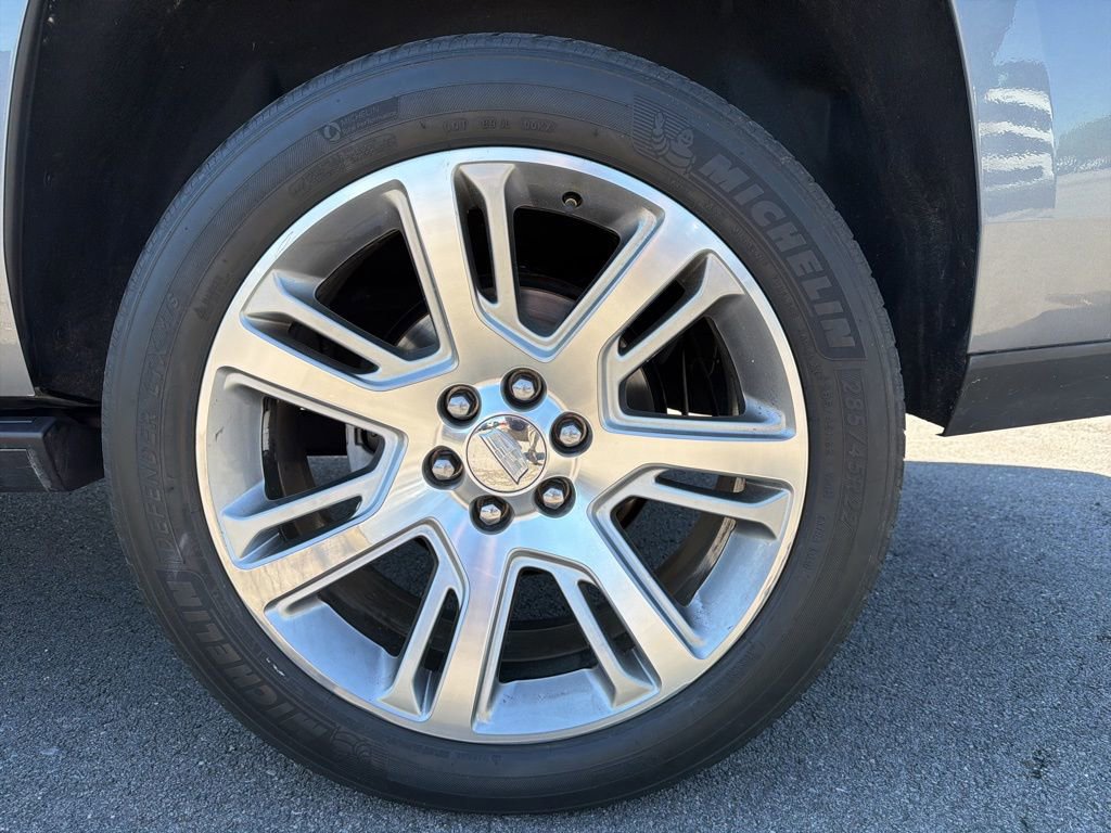 Used 2018 Cadillac Escalade Premium Luxury AWD/4WD image 15