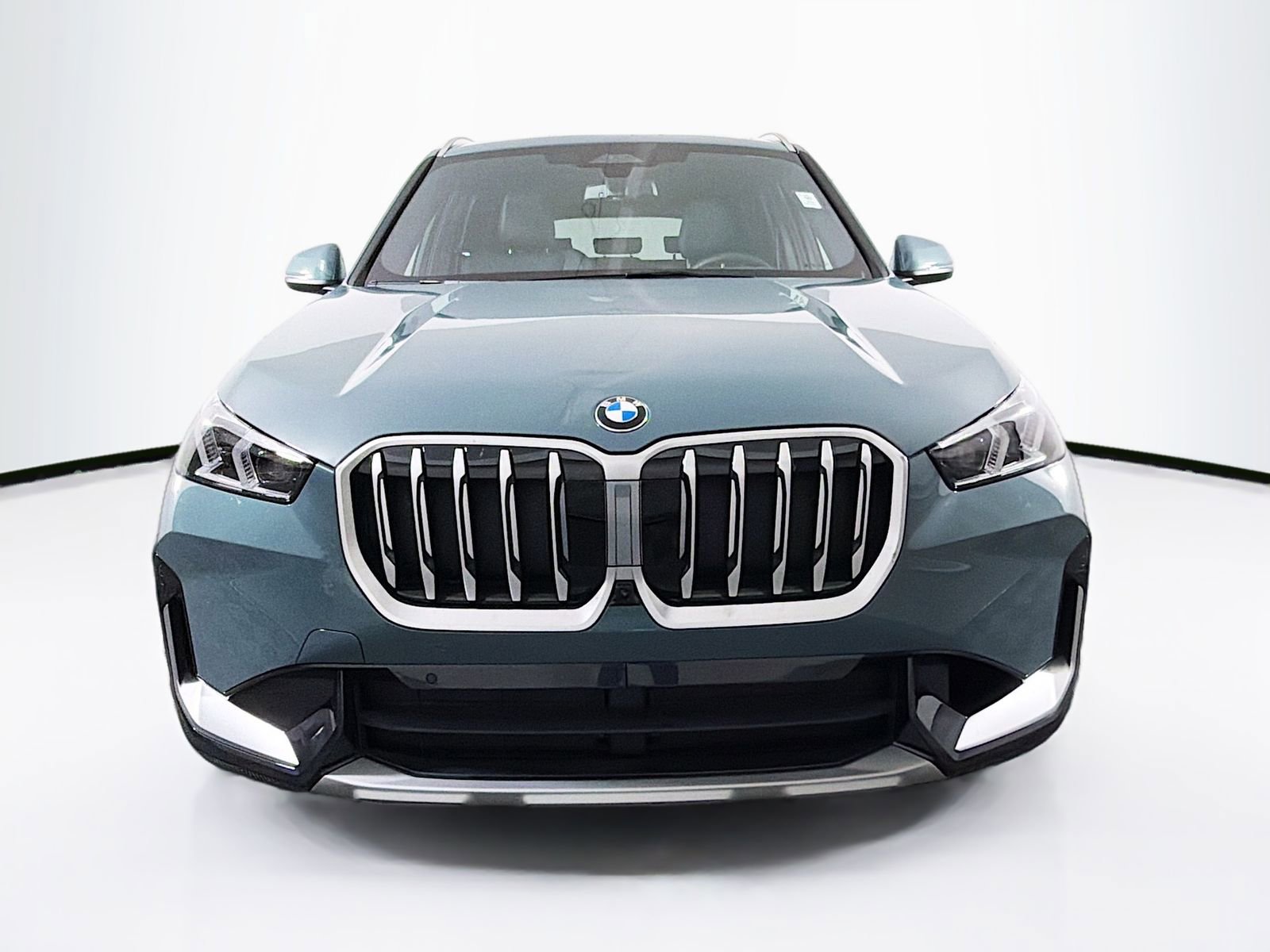 Used 2025 BMW X1 xDrive28i image 2