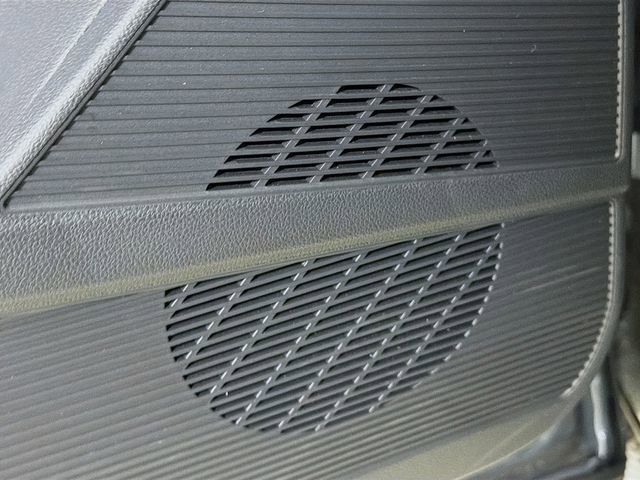 Used 2025 Volkswagen Taos SEL image 21