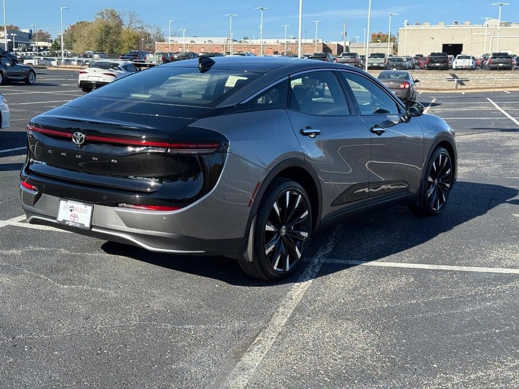 Certified 2025 Toyota Crown Platinum image 3