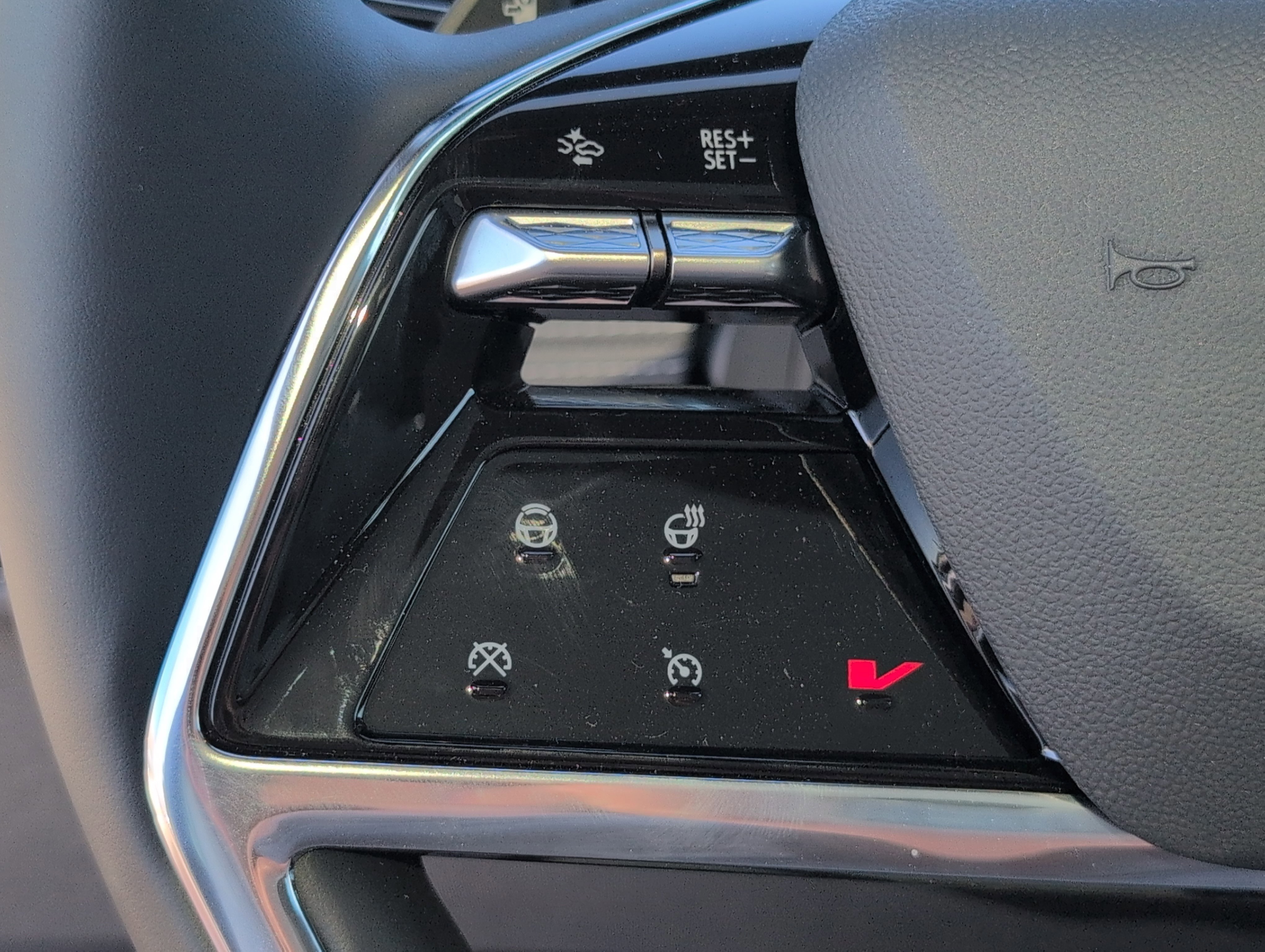 New 2026 Cadillac Escalade IQ Luxury 1 w/ LPO, Floor Liner Package image 22